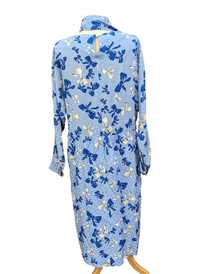 YVES SAINT LAURENT Rive gauche
Robe en soie...