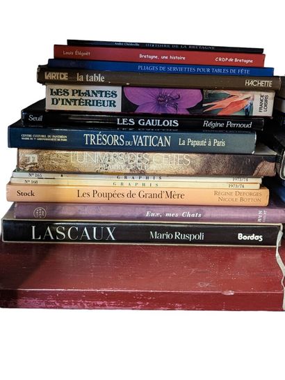 Important lot de livres - Thèmes : Poupée,...