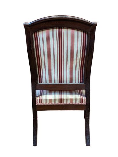 Fauteuil en acajou et placage d'acajou à...