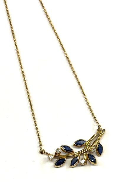 Collier en or jaune 18 K (750/oo), la partie...