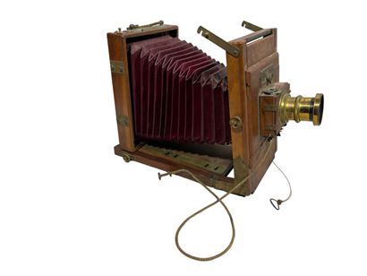 Appareil photo à soufflet en bois et laiton...