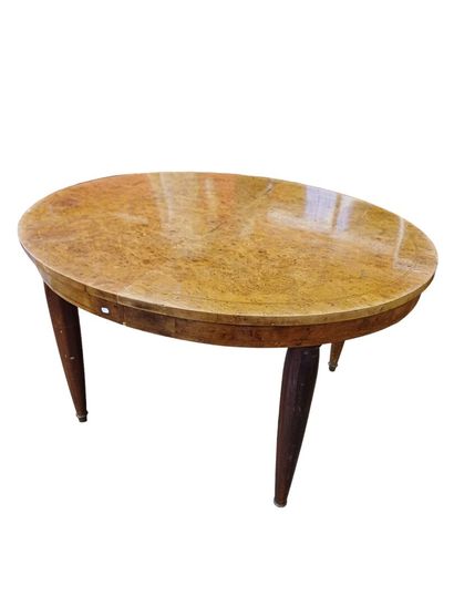 Table ronde en placage de bois de loupe et...