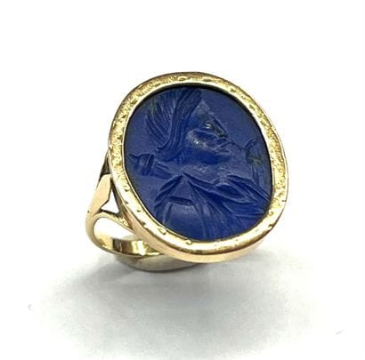 Bague en or jaune 18 K (750/oo) agrémentée...