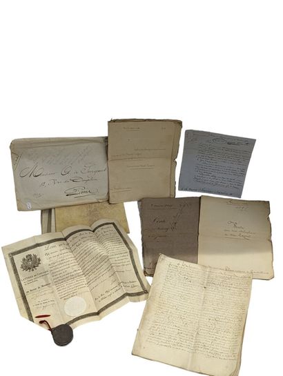 Lot de documents notariés anciens comprenant...