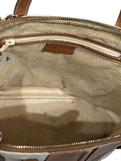 LANCEL Paris
Réunion de deux sacs : 
- l'un...