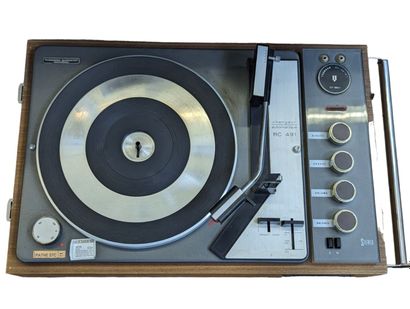 THOMSON DUCRETET modèle RC 491
Platine tourne-disque...
