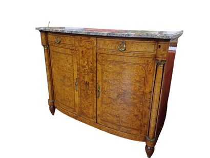 Buffet à haut d'appui à deux portes et deux...