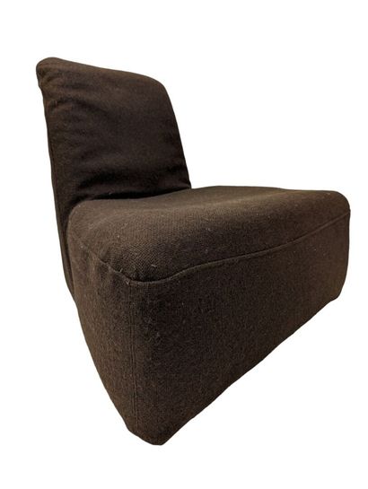 Édition STEINER
Chauffeuse en tissu marron...