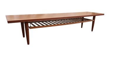 NILS JONSSON pour HUGO TROEDS
Longue table...