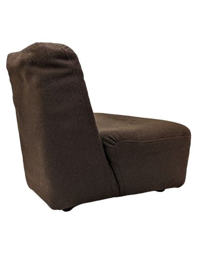 Édition STEINER
Chauffeuse en tissu marron...