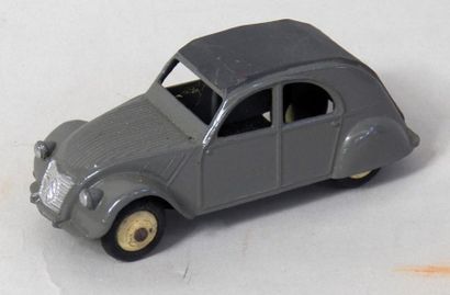 DINKY TOYS
Citroen 2 CV en tôle peinte en...