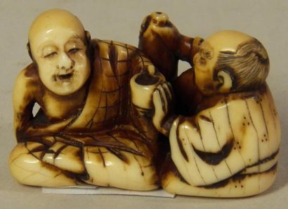 Superbe netsuke en ivoire illustrant la légende...