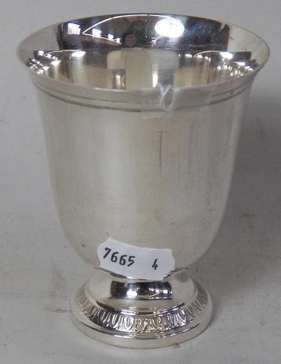 Timbale tulipe en argent massif 90 g 1er...