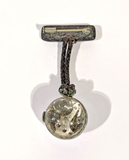 SUIZEX
Montre broche dite 