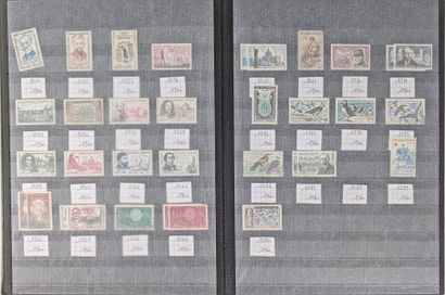 LOT DE TIMBRES FRANCAIS Dont de 1923 à 2008,...