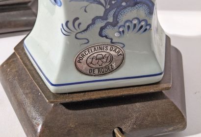 PORCELAINE D'ART DE RODEZ
Paire de pots à...