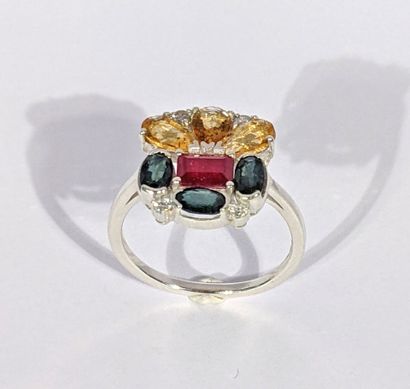 BAGUE en argent 925‰ sertie d'un rubis rectangle,...