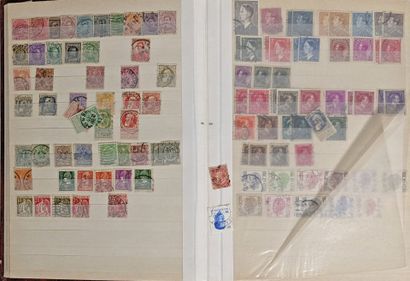 Ensemble de timbres du monde dont par la...