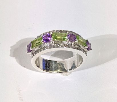 BAGUE en argent 925‰ de type demi-alliance...
