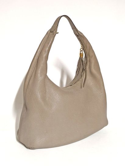 GUCCI
Sac cabas porté épaule en cuir grainé...