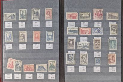 LOT DE TIMBRES FRANCAIS Dont de 1923 à 2008,...