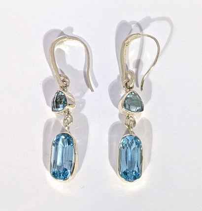 PENDANTS d'oreille en argent 925‰ sertis...