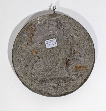 [FRANC-MACONNERIE]
MEDAILLON en métal blanc...