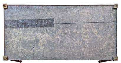 TABLE BASSE rectangulaire en laiton à plateau...