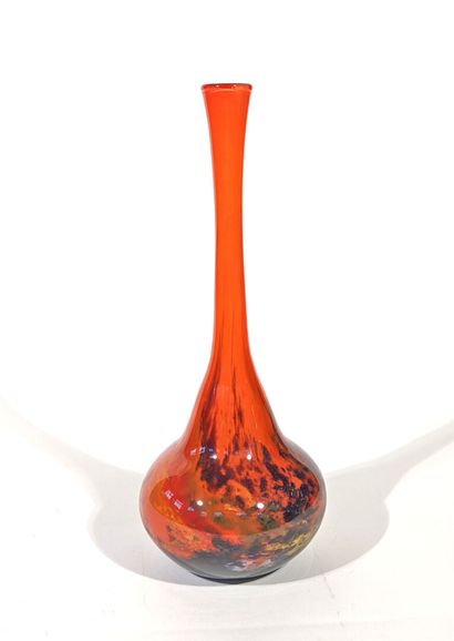 MÜLLER FRERES - LUNEVILLE 
Vase soliflore...