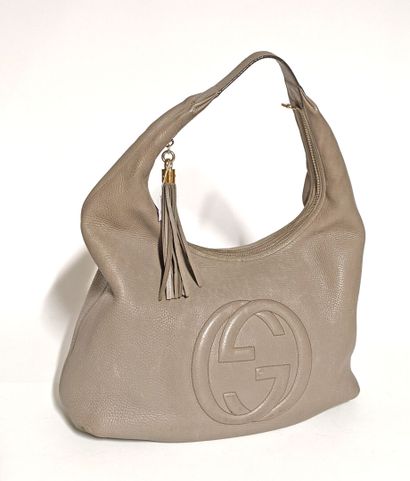 GUCCI
Sac cabas porté épaule en cuir grainé...