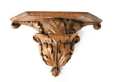 CONSOLE D'APPLIQUE en chêne sculpté d'un...
