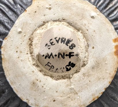 SEVRES - Manufacture nouvelle de faïence
Coupe...