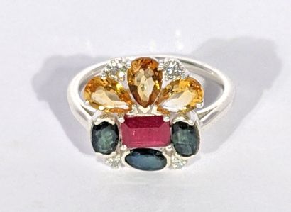 BAGUE en argent 925‰ sertie d'un rubis rectangle,...