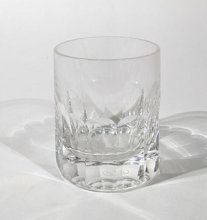 SAINT-LOUIS
Réunion de 5 verres à whisky...