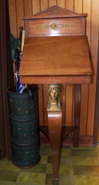 Petit secrétaire à cariatides en acajou Style...