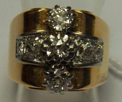Bague chevalière en or jaune et platine,...
