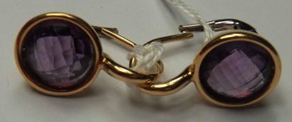 Paire de boucles d'oreilles en or jaune ornées...
