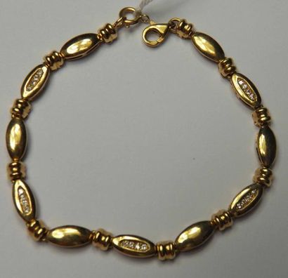 Bracelet en or jaune composé de maillons...