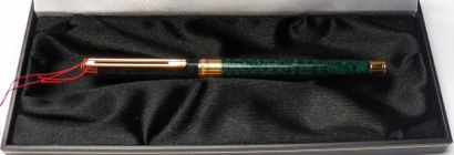 MONTBLANC
Stylo à plume, dans son écrin