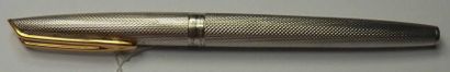 WATERMAN
Stylo à bille en argent et or