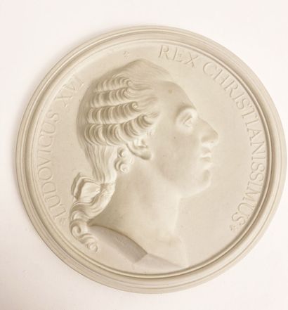 SEVRES - Jean-Baptiste NINI (D'après)
Médaillon...