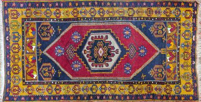 YAHYALI
Tapis en laine nouée à la main à...