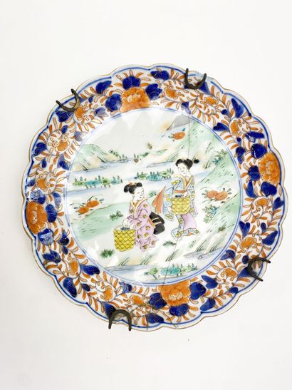 CHINE et JAPON
Lot comprenant une assiette...