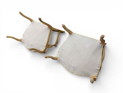 Paire de FAUTEUILS à la reine en bois laqué...