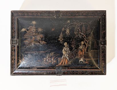 EXTREME ORIENT
COFFRET en bois laqué à décor...