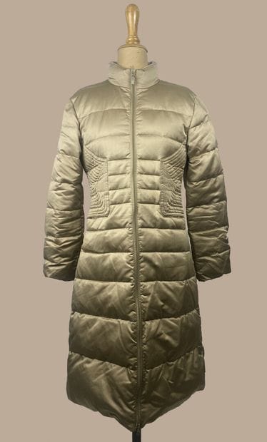 MONCLER
Doudoune longue beige, intérieur...