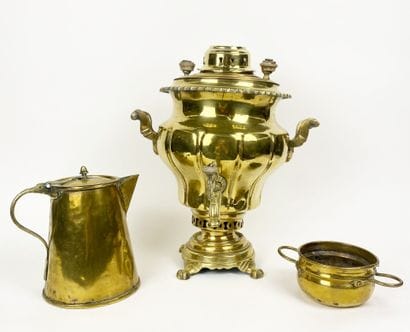 SAMOVAR en cuivre doré, anses et prises en...