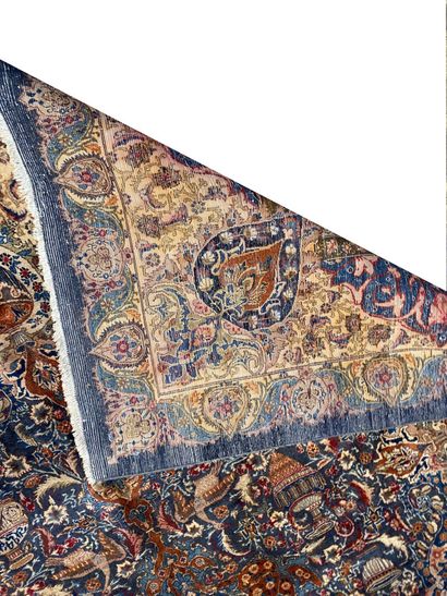 IRAN, Kashmar
Grand tapis en laine nouée...