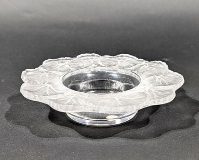 LALIQUE France
Vide-poche en verre moulé...