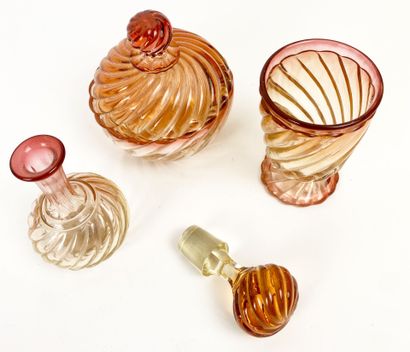 BACCARAT et attribué à BACCARAT
Lot en cristal...